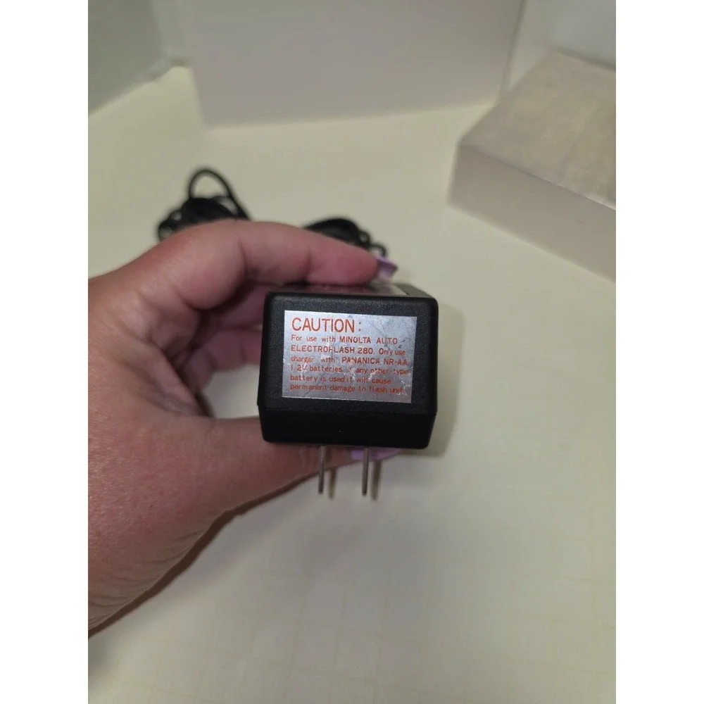 vintage‎ Minolta Ni-Cd Charger 280 charging Nickel-Cadium battery charger